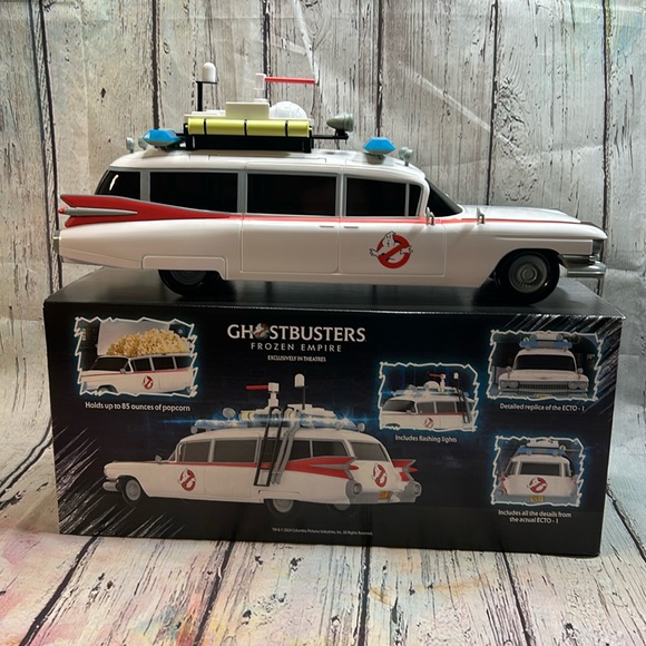 Ghostbusters Frozen Empire ECTO-1 Popcorn Bucket - Picture 4 of 12